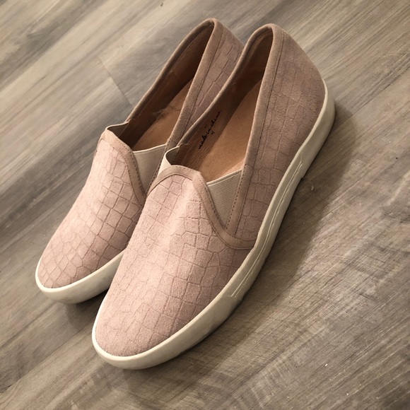 Joie women’s slip on sneakers - Picture 2 of 4